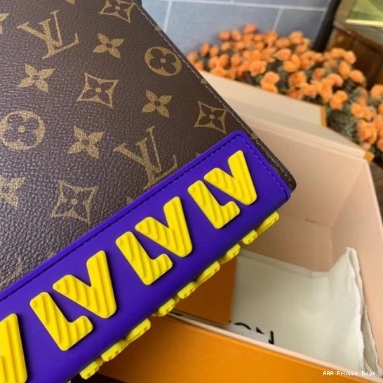 AAA Pruses Bags POCHETTE LOUIS VUITTON VOYAGE MM 0823